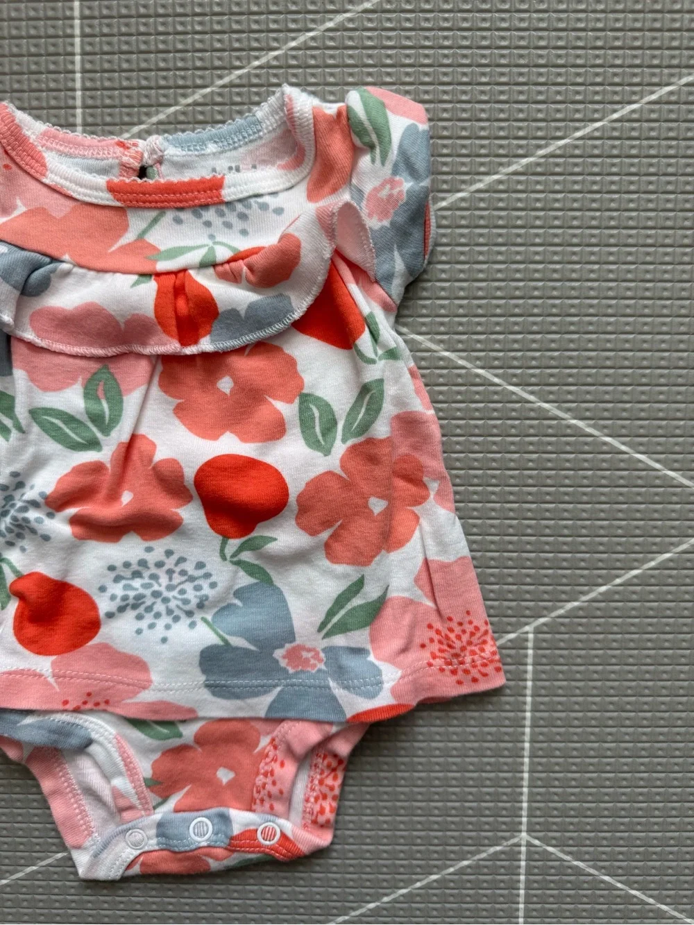 Carters|Baby girl Cute Floral Ruffle Bodysuit onesie dress in Coral & White•••NB